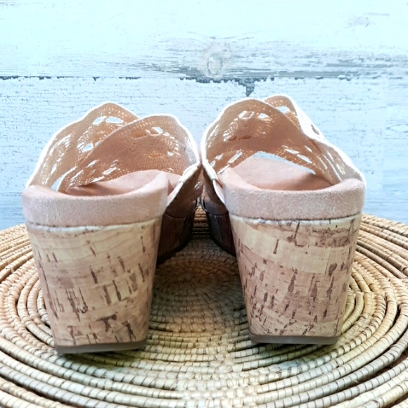 NWOT LIFE STRIDE DONNA WEDGE SANDAL - Picture 3 of 11